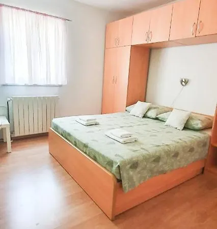 Apartments Sara Podstrana Zewnętrze zdjęcie