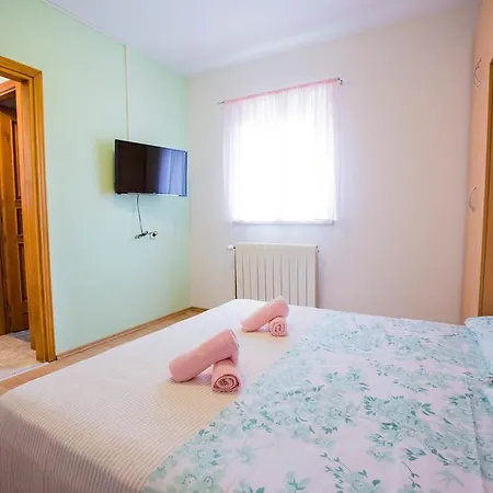 Apartments Sara Podstrana Zewnętrze zdjęcie