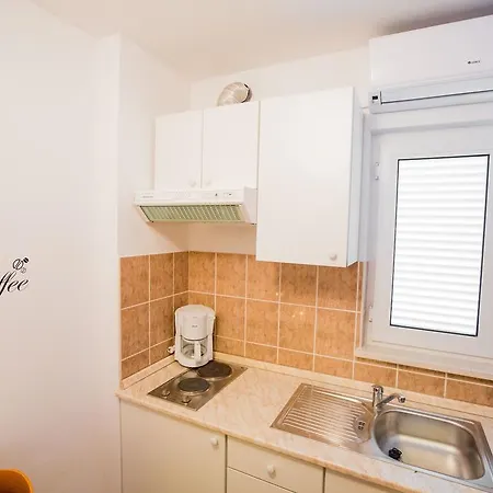 Apartments Sara Podstrana Zewnętrze zdjęcie