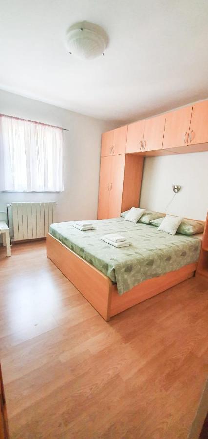 Sara Apartament Podstrana