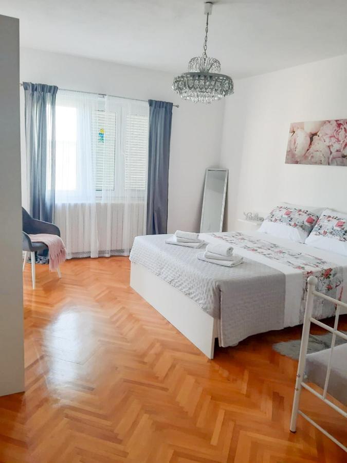 Apartament Sara Podstrana