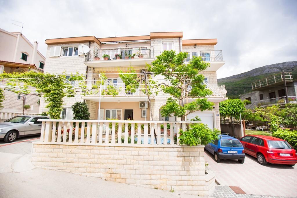 Apartament Sara Podstrana