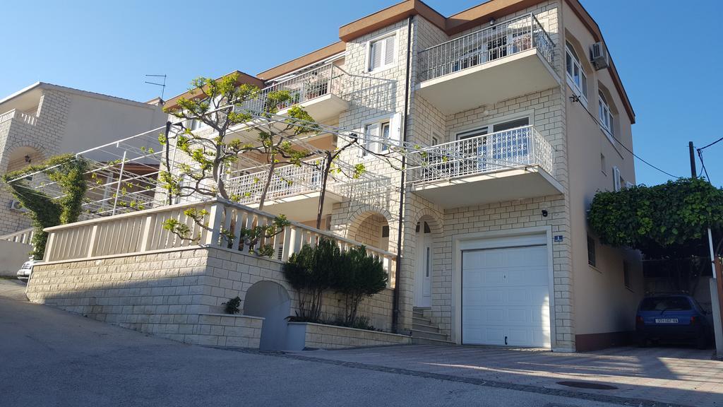 Sara Apartament Podstrana