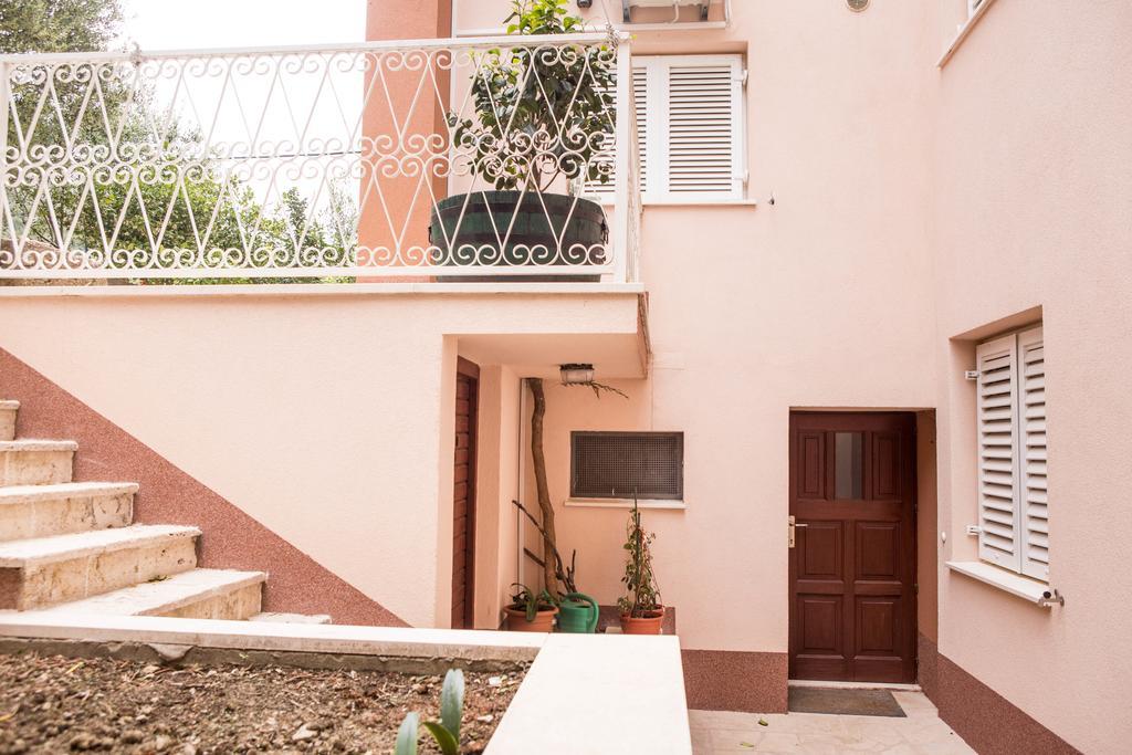 Apartament Sara Podstrana