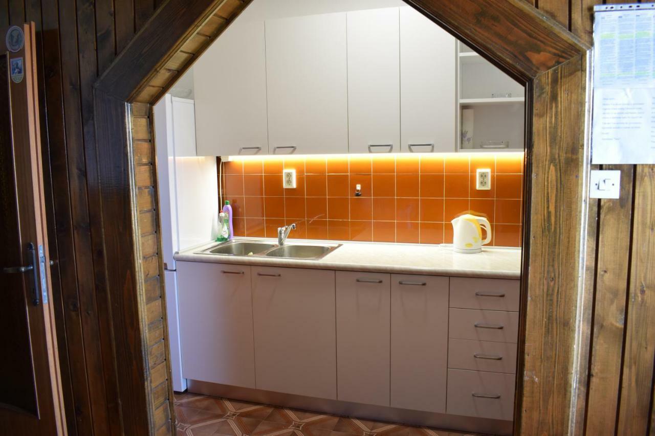 Apartament Sara *